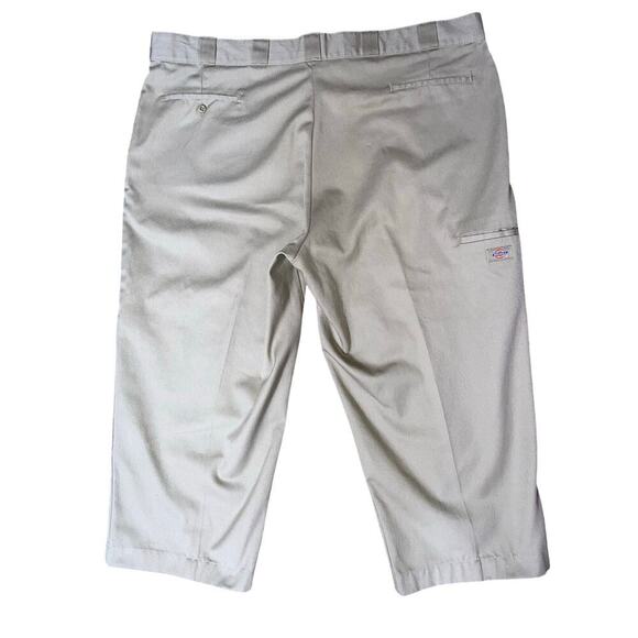 Dickies 46x30 Loose Fit Straight Leg sturdy Twill Work Pants Khaki 5 pockets - Picture 3 of 9